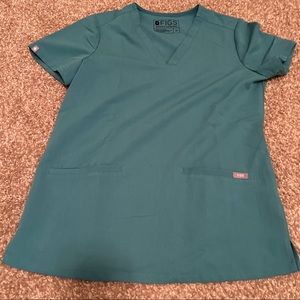 Figs scrub top